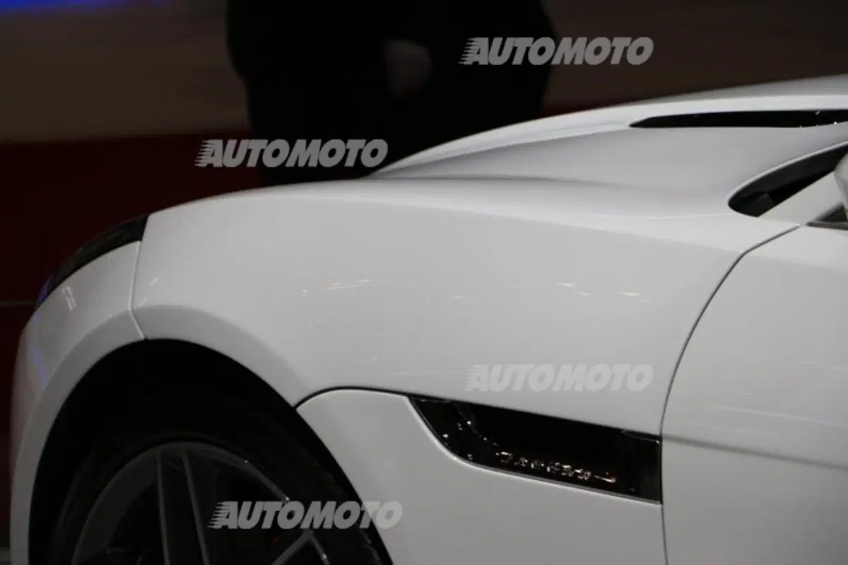 Jaguar F-Type R Coupé: il sound del V8 da 550 CV (29)
