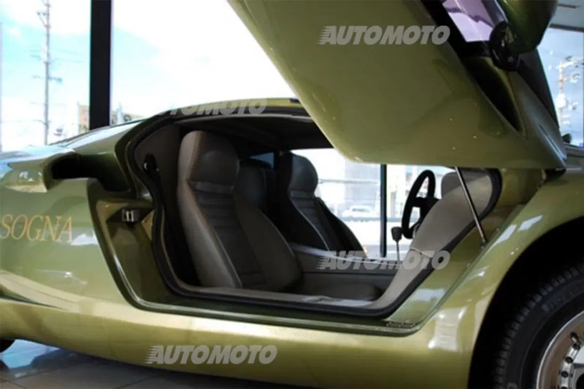 Lamborghini Sogna: in vendita a 2,38 milioni di euro la dream car del 1991 (3)