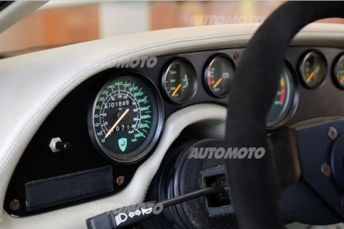 Lamborghini Sogna: in vendita a 2,38 milioni di euro la dream car del 1991 (5)