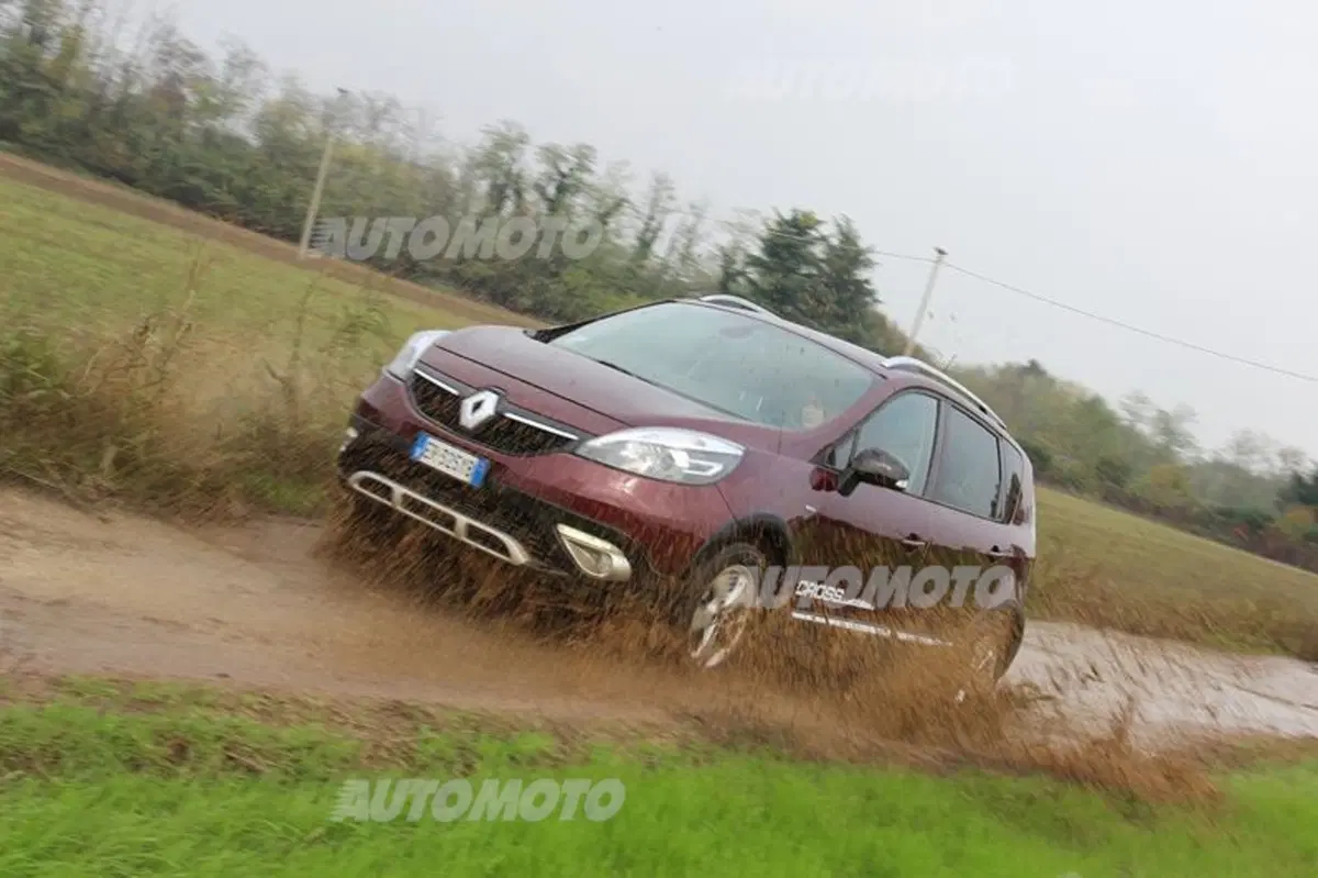 Renault Scénic XMod Cross (11)
