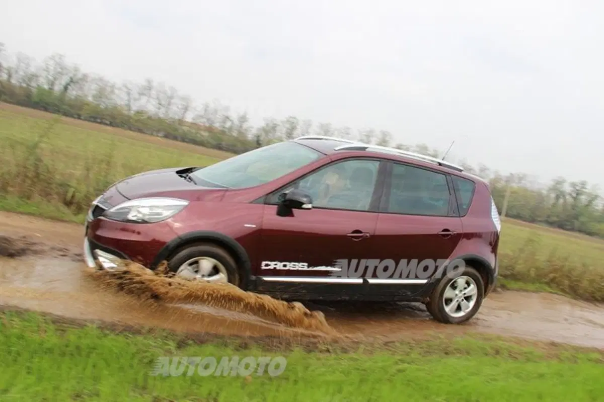 Renault Scénic XMod Cross (19)