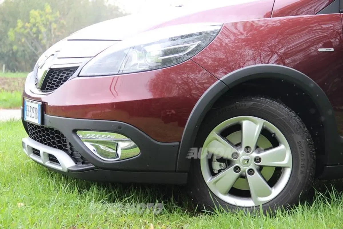 Renault Scénic XMod Cross (65)