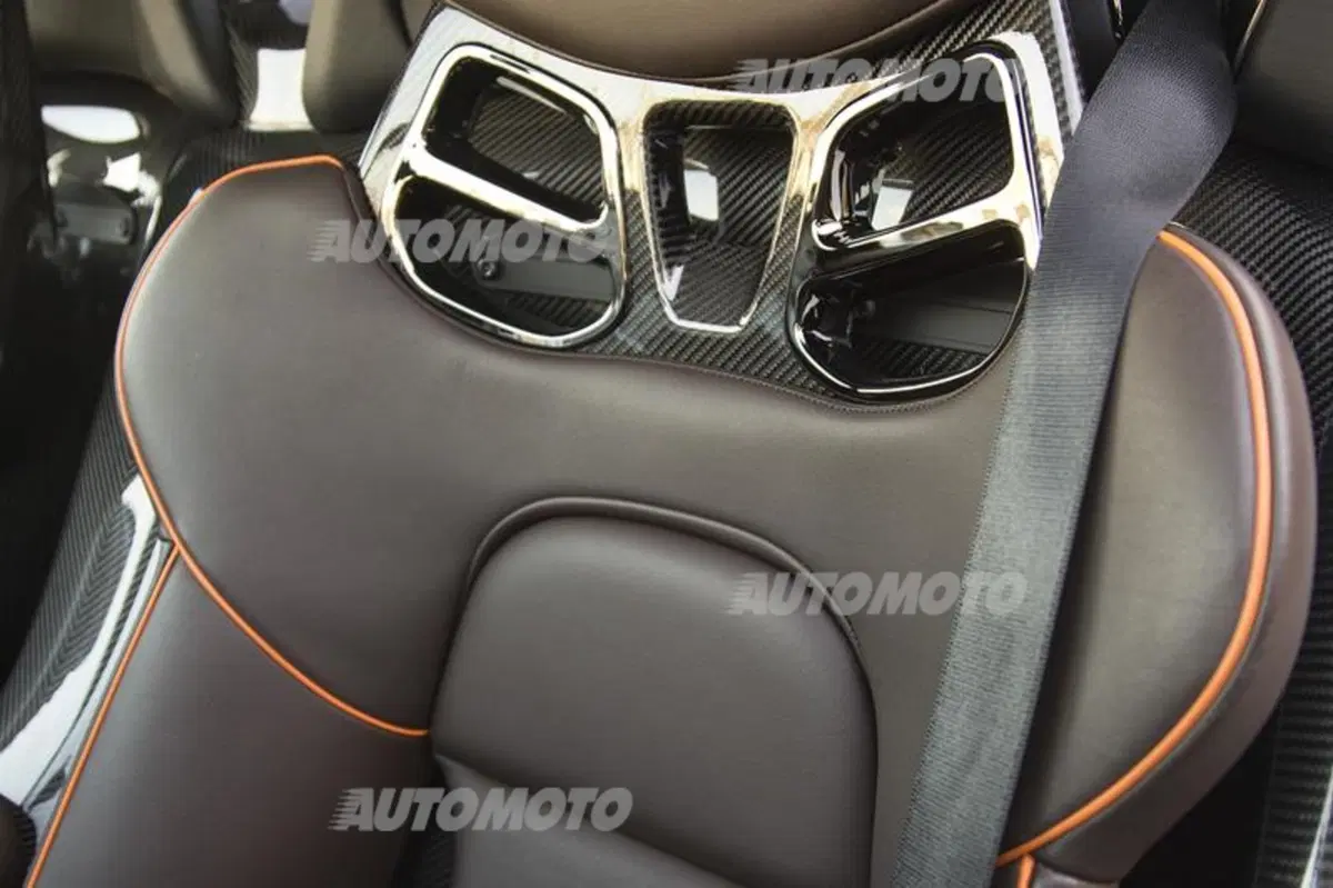 Porsche 918 Spyder: eccola in azione tra i cordoli. Che sound! (21)
