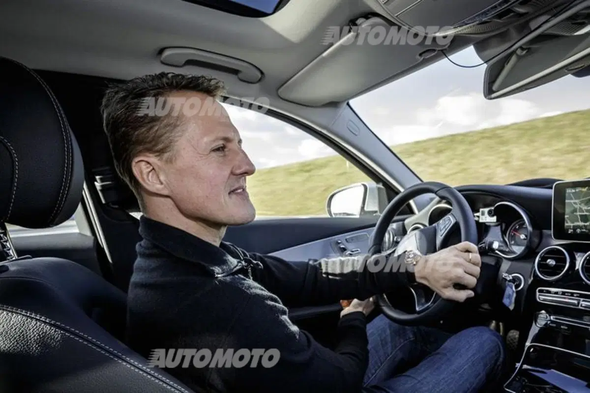 Schumacher collauda i sistemi di sicurezza della nuova Mercedes-Benz Classe C