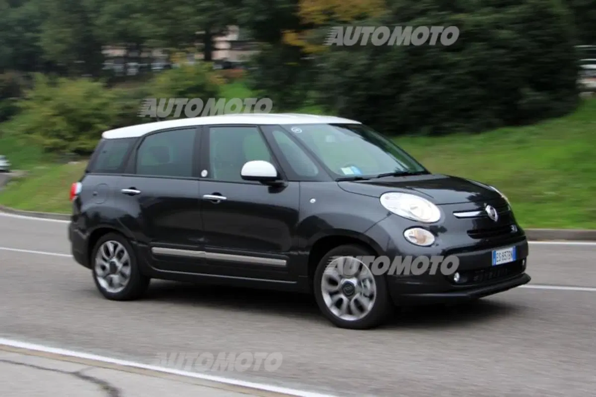 Fiat 500L Living 1.6 MultiJet 105 CV (6)