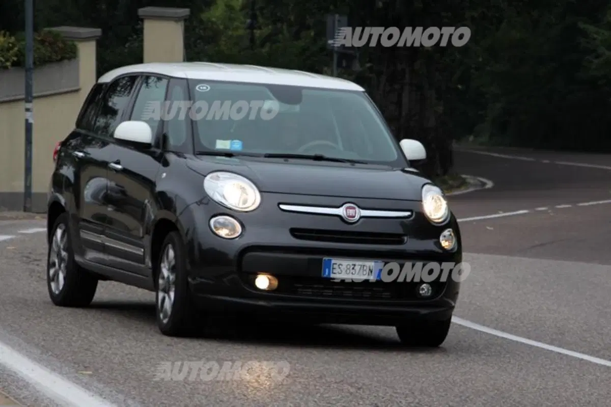 Fiat 500L Living 1.6 MultiJet 105 CV (8)