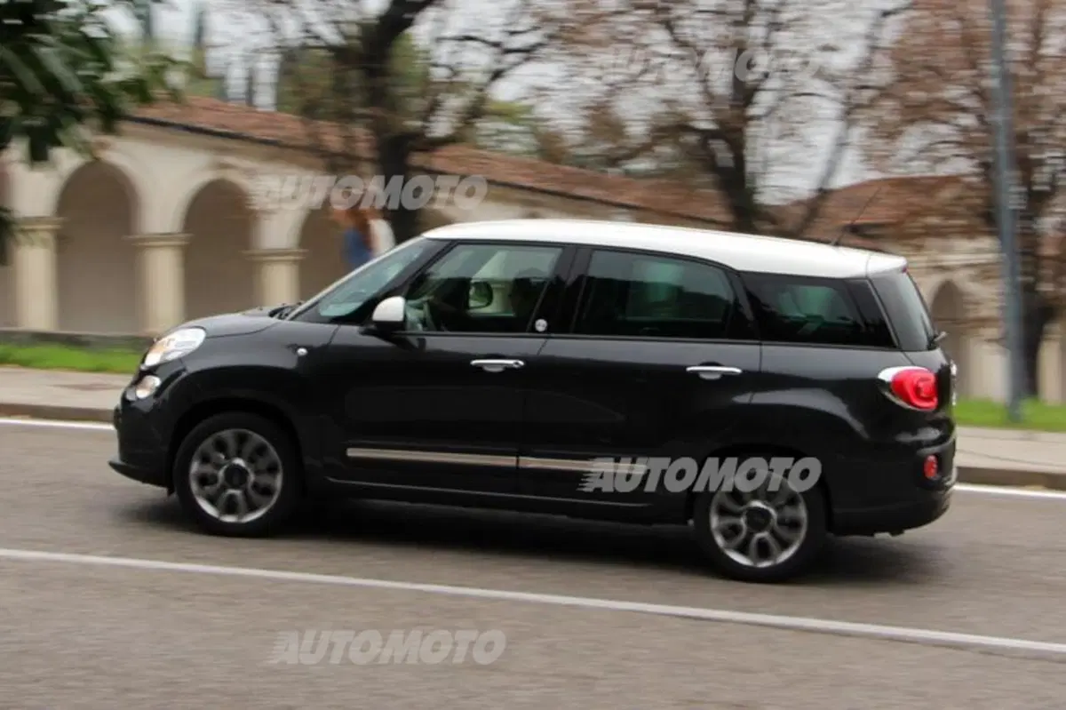 Fiat 500L Living 1.6 MultiJet 105 CV (9)
