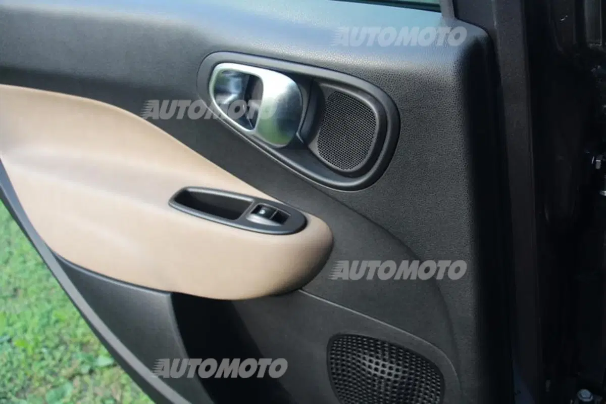 Fiat 500L Living 1.6 MultiJet 105 CV (49)