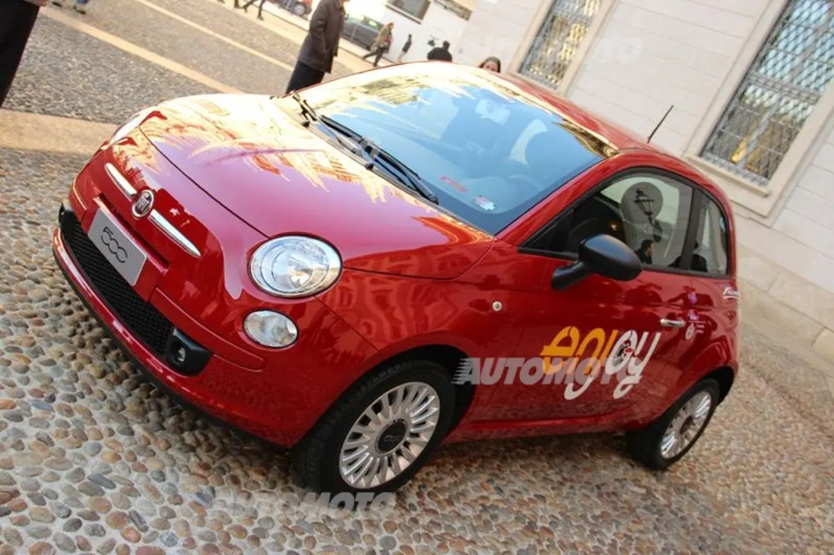 Enjoy: a Milano il nuovo car sharing di Eni con Fiat 500 e 500L (3)