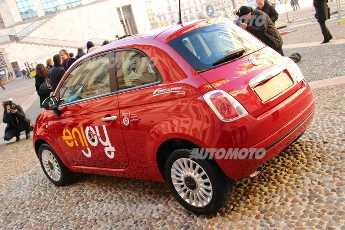 Enjoy: a Milano il nuovo car sharing di Eni con Fiat 500 e 500L (4)