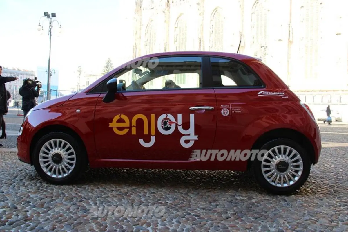 Enjoy: a Milano il nuovo car sharing di Eni con Fiat 500 e 500L (5)