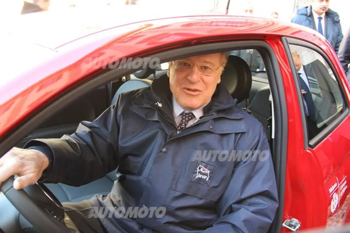 Enjoy: a Milano il nuovo car sharing di Eni con Fiat 500 e 500L (11)