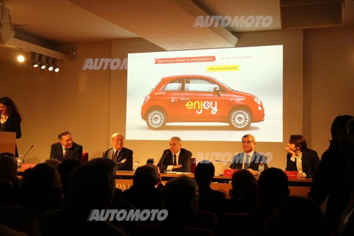 Enjoy: a Milano il nuovo car sharing di Eni con Fiat 500 e 500L (17)