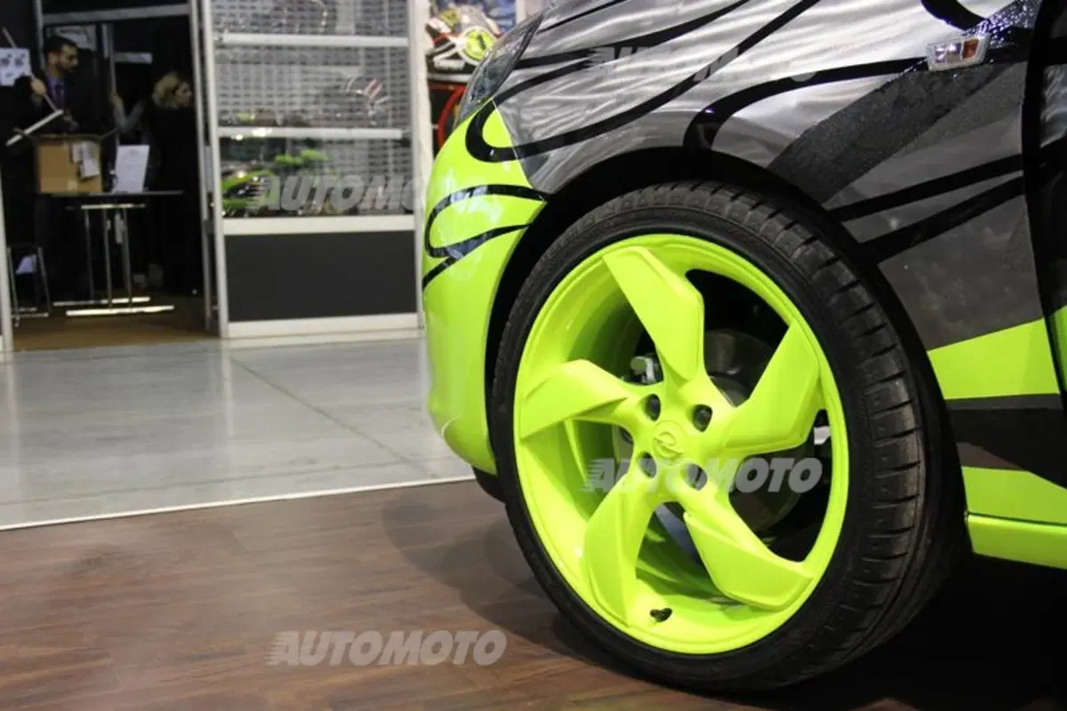 Opel Adam: al via l'asta benefica del modello personalizzato da Rossi e Drudi (10)