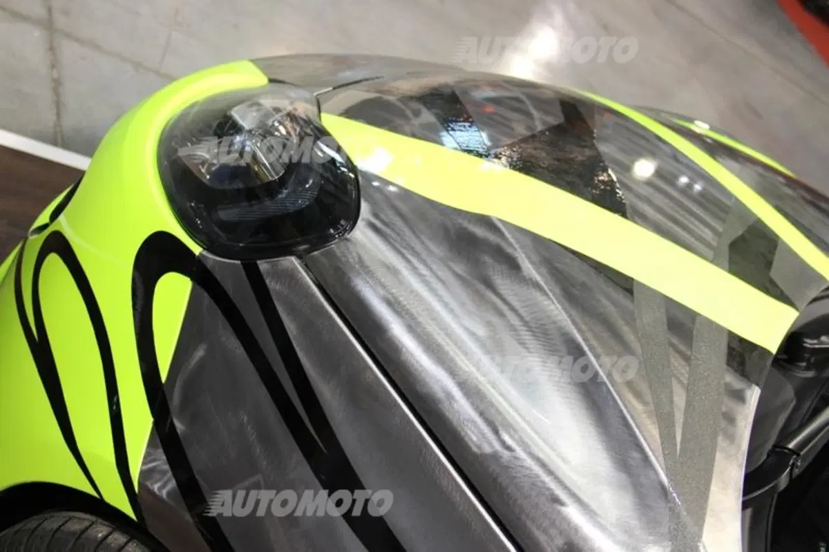 Opel Adam: al via l'asta benefica del modello personalizzato da Rossi e Drudi (11)