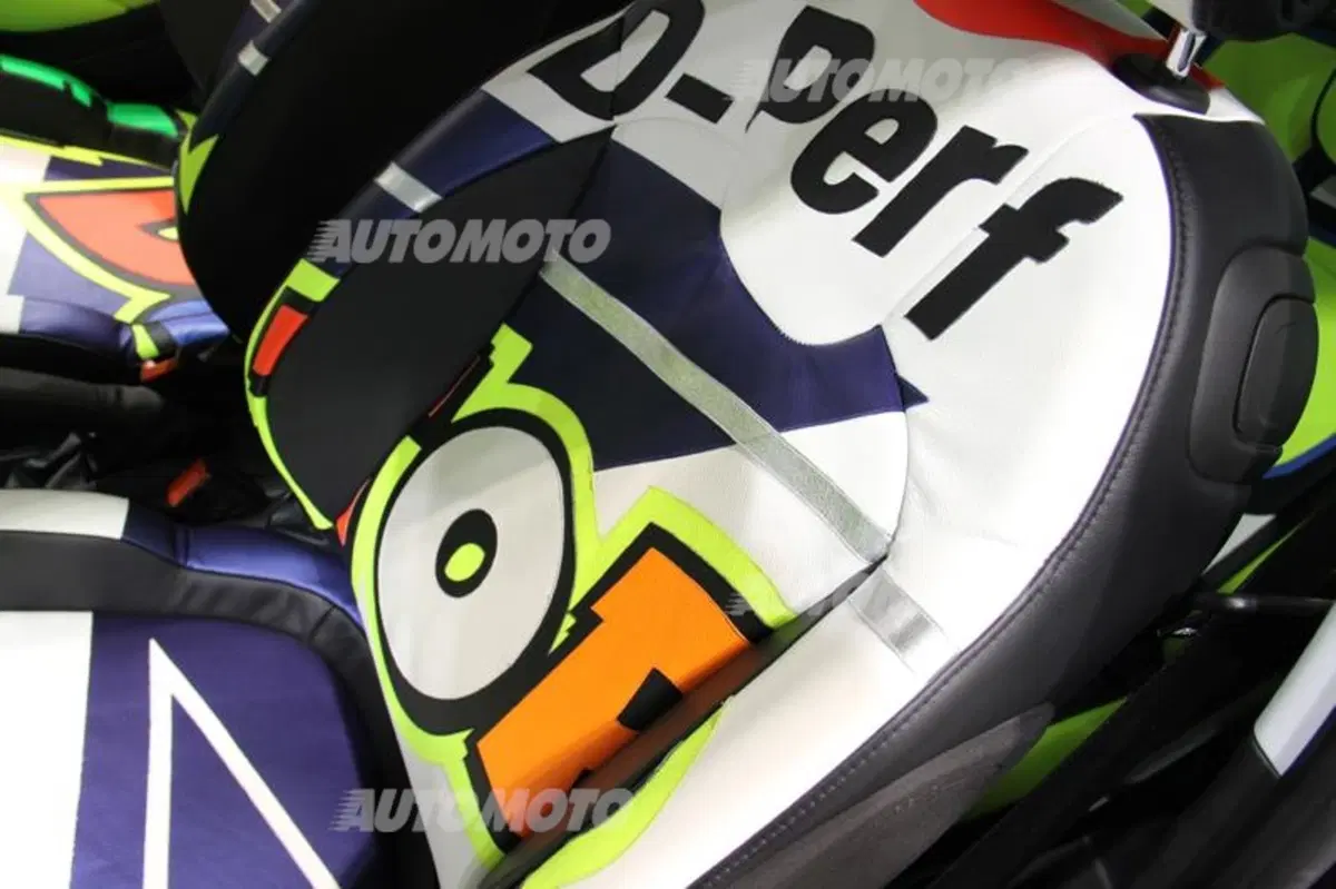 Opel Adam: al via l'asta benefica del modello personalizzato da Rossi e Drudi (19)