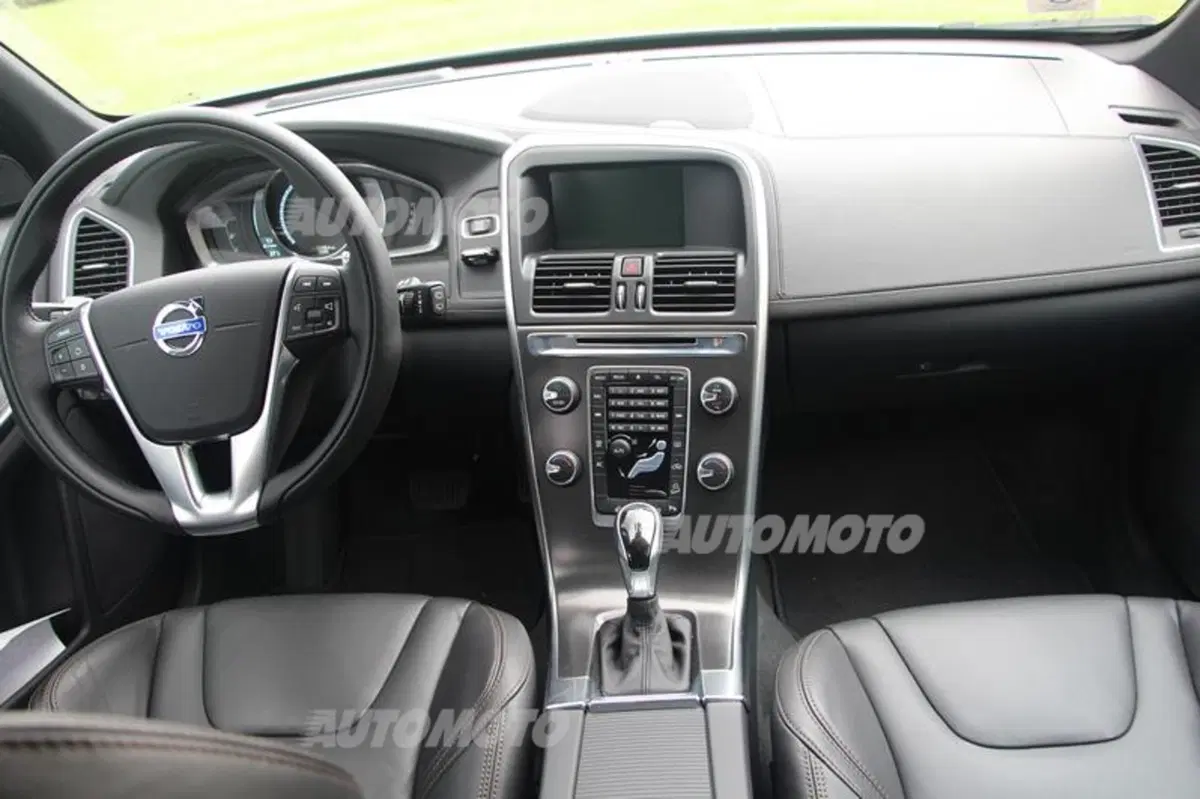 Volvo XC60 restyling (32)