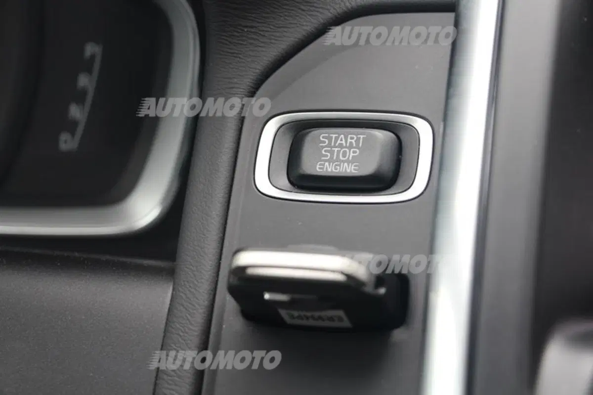 Volvo XC60 restyling (39)