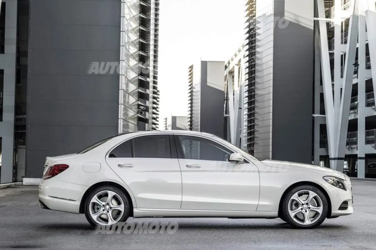 Nuova Mercedes-Benz Classe C: listino prezzi (5)