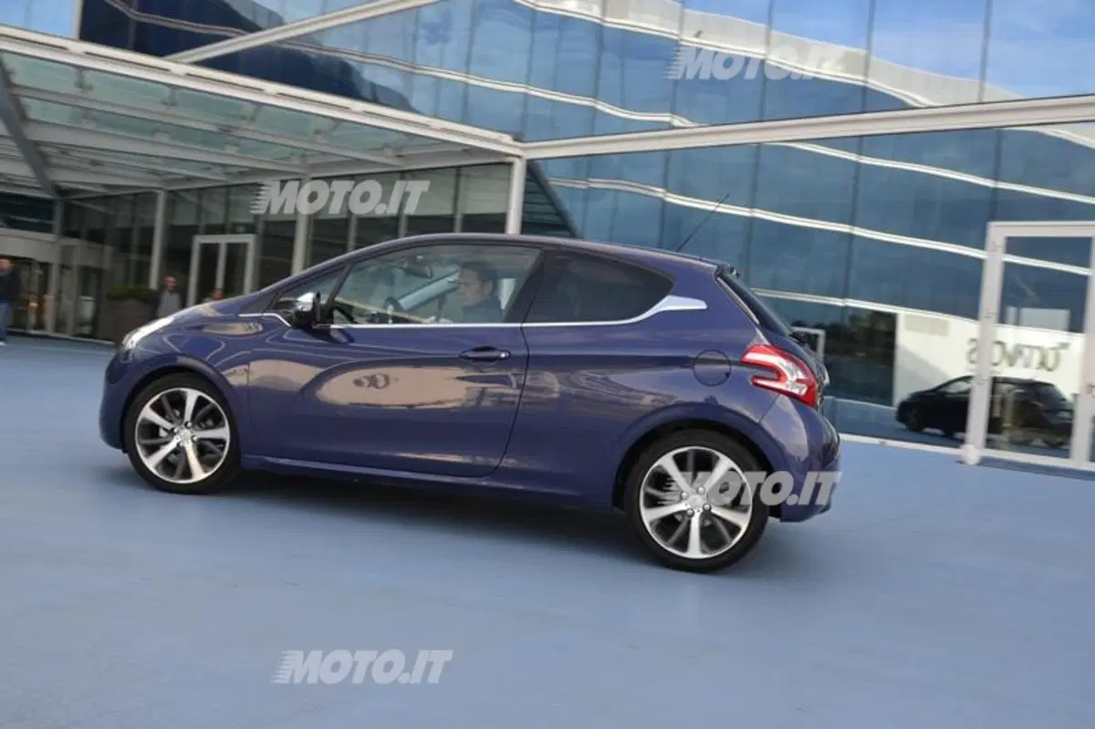 Peugeot 208: ora anche 1.4 bi-fuel a GPL (5)