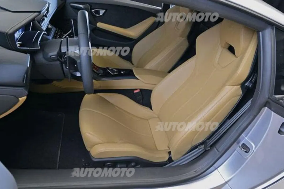 Lamborghini Huracán: il sound della nuova V10 in azione su strada (14)