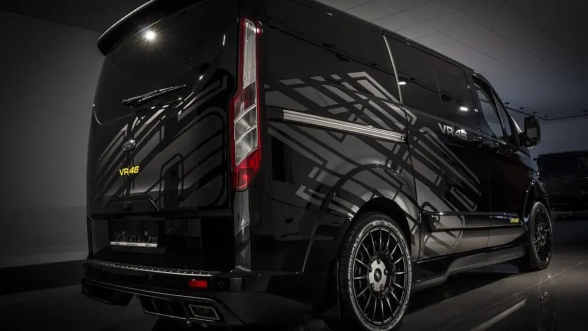 Ford 'omaggia' Valentino Rossi: ecco Transit e Ranger VR|46 Edition (4)