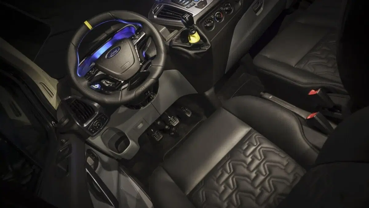 Ford 'omaggia' Valentino Rossi: ecco Transit e Ranger VR|46 Edition (11)
