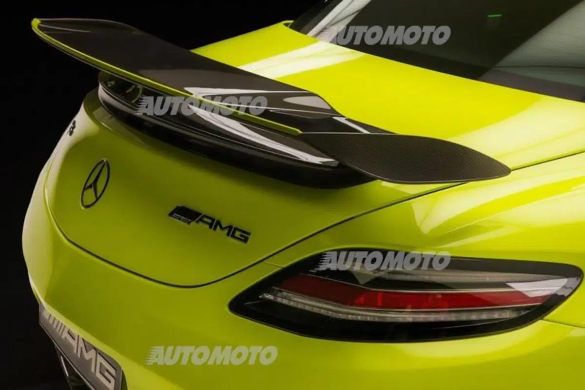 Mercedes-Benz SLS AMG Black Series: l'esemplare dell’AMG Performance Studio (5)