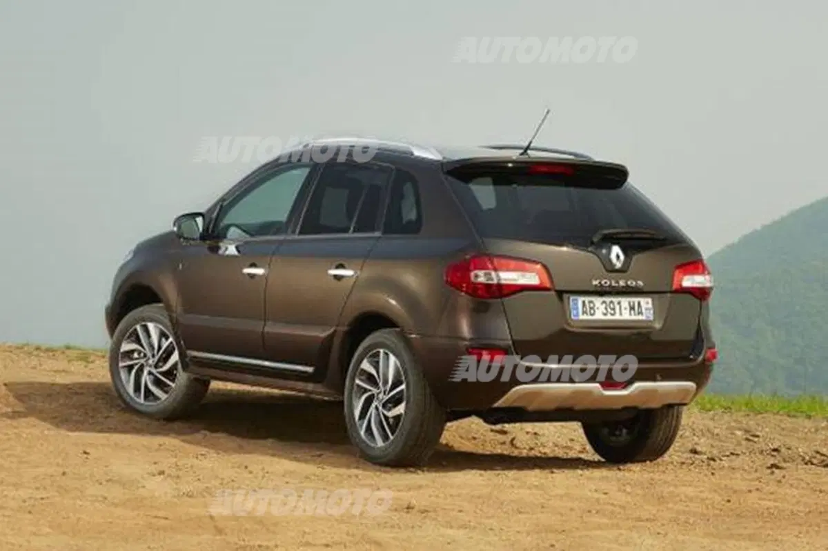 Renault Koleos restyling: tutti i dettagli e i prezzi per l'Italia (3)