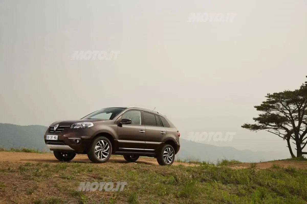 Renault Koleos restyling: tutti i dettagli e i prezzi per l'Italia (12)