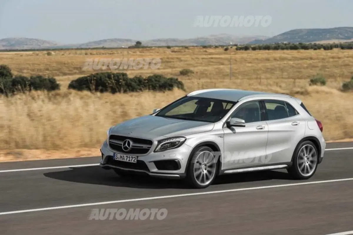 Mercedes-Benz GLA 45 AMG: foto e informazioni ufficiali (6)
