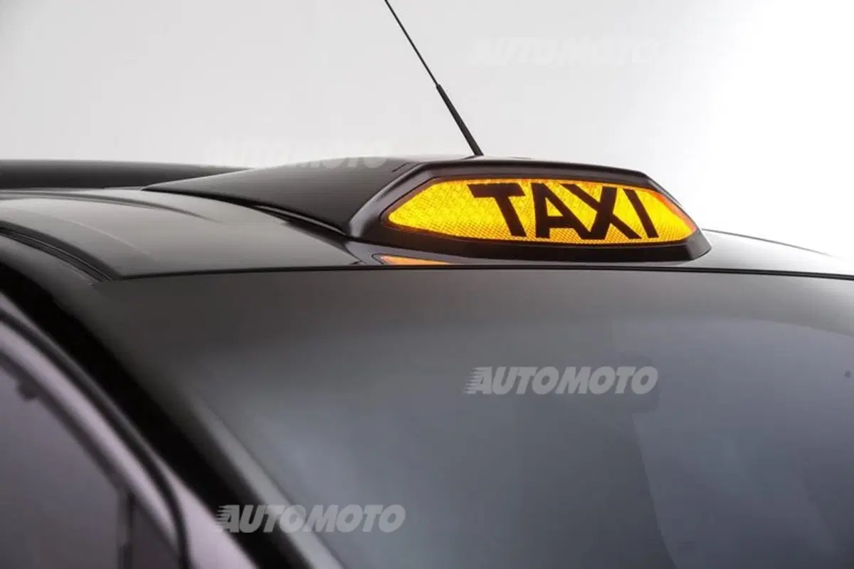 Nissan NV200 London Taxi: ecco il nuovo cab (6)