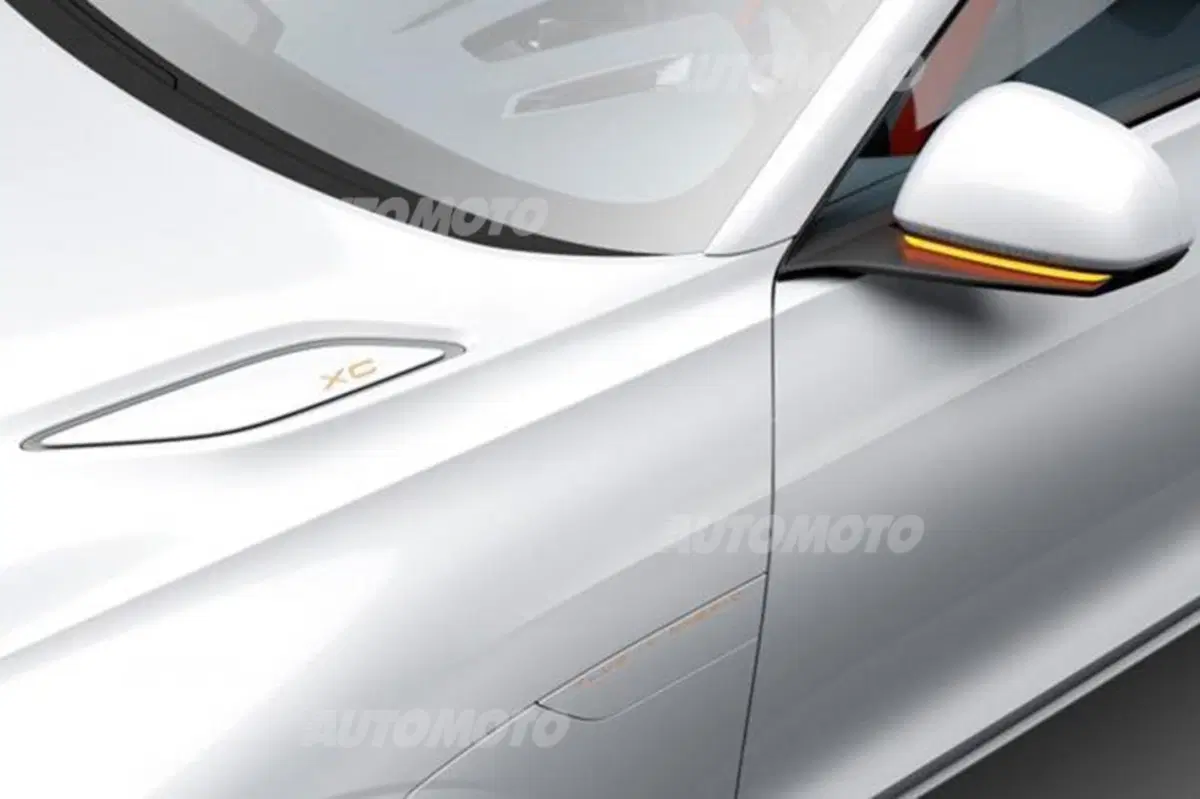 Volvo XC Coupé concept: prime immagini ufficiali (18)