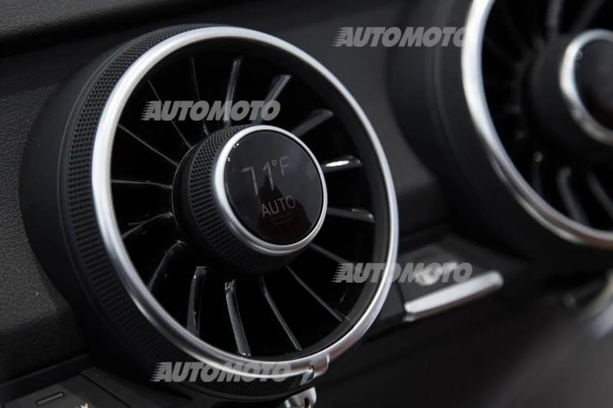 Nuova Audi TT: svelati in anteprima gli interni (3)