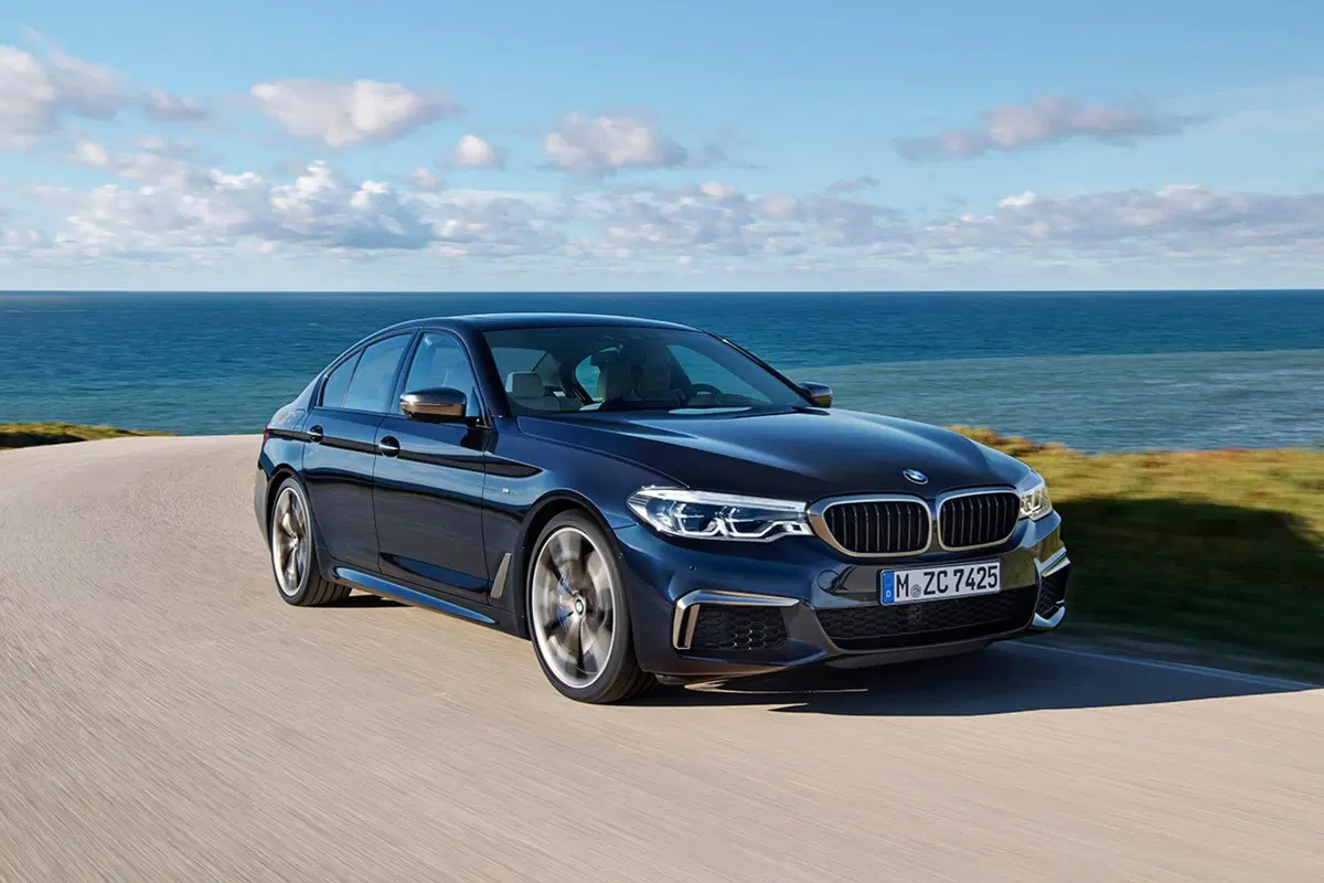 BMW M550i xDrive, quasi M5 ma 4WD (4)