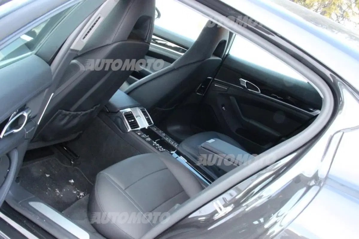 Porsche Panamera 4S restyling (33)