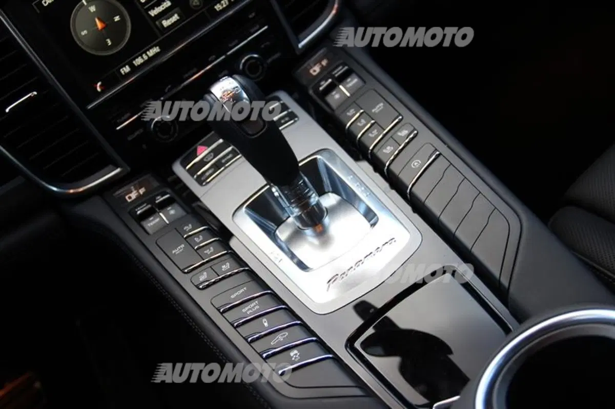 Porsche Panamera 4S restyling (37)