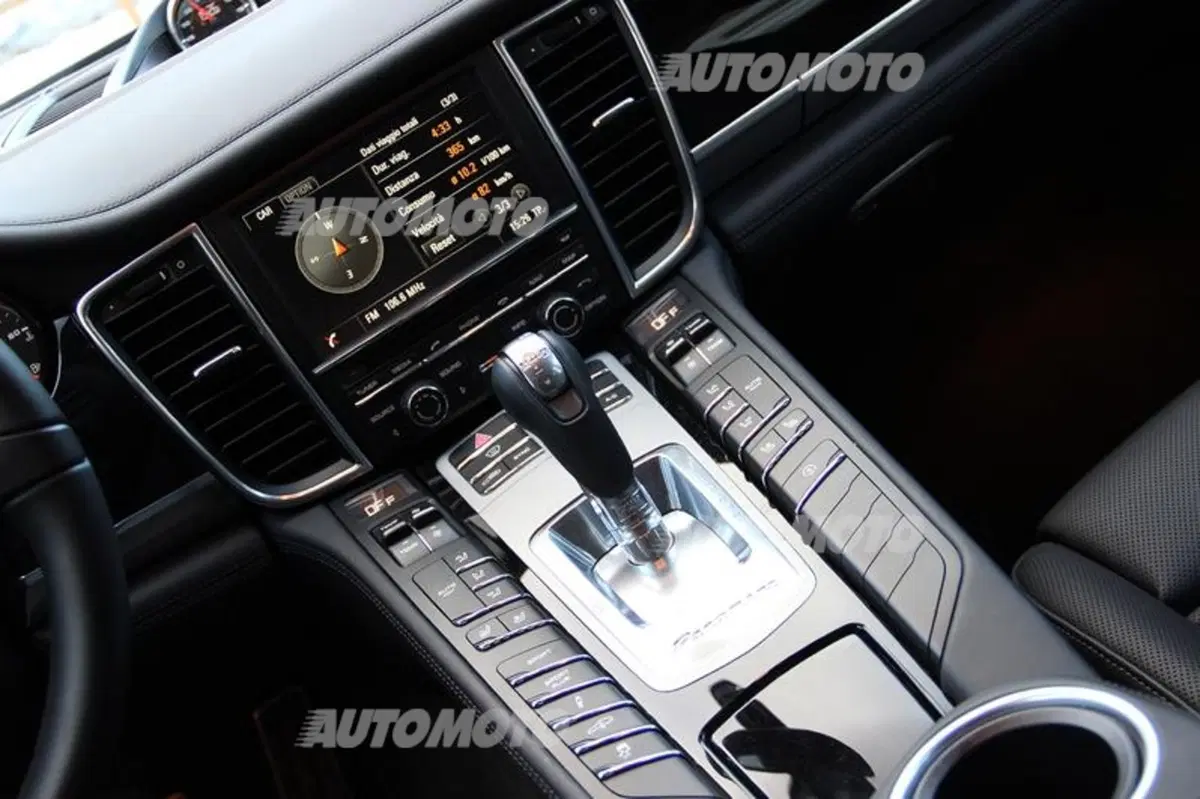 Porsche Panamera 4S restyling (41)