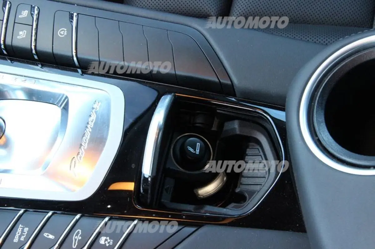 Porsche Panamera 4S restyling (52)