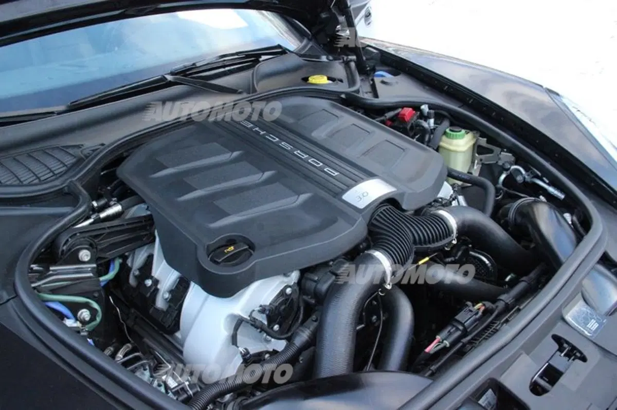Porsche Panamera 4S restyling (57)