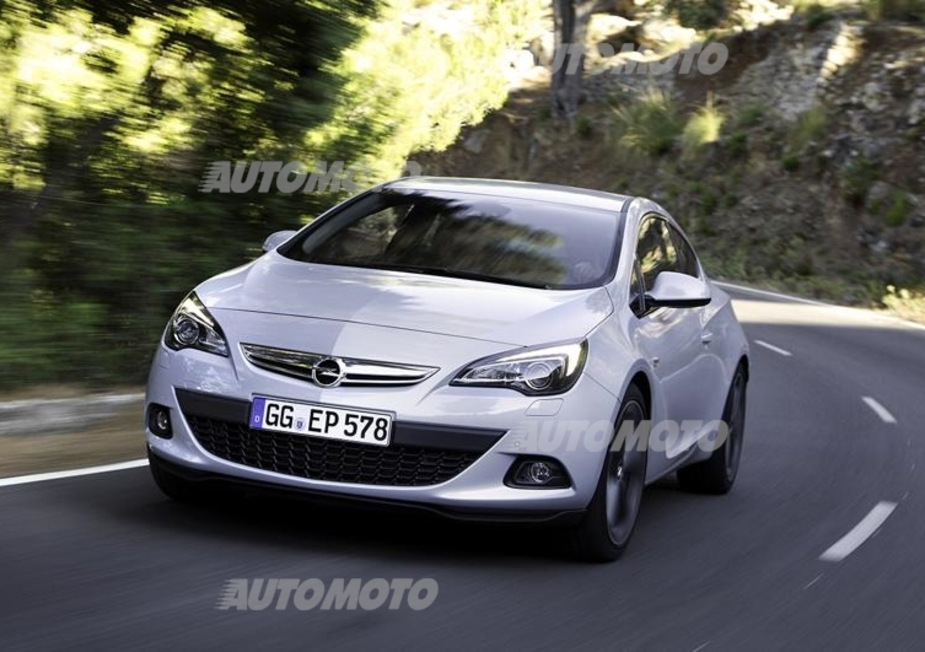 Opel Astra GTC: ora col 1.6 da 200 CV