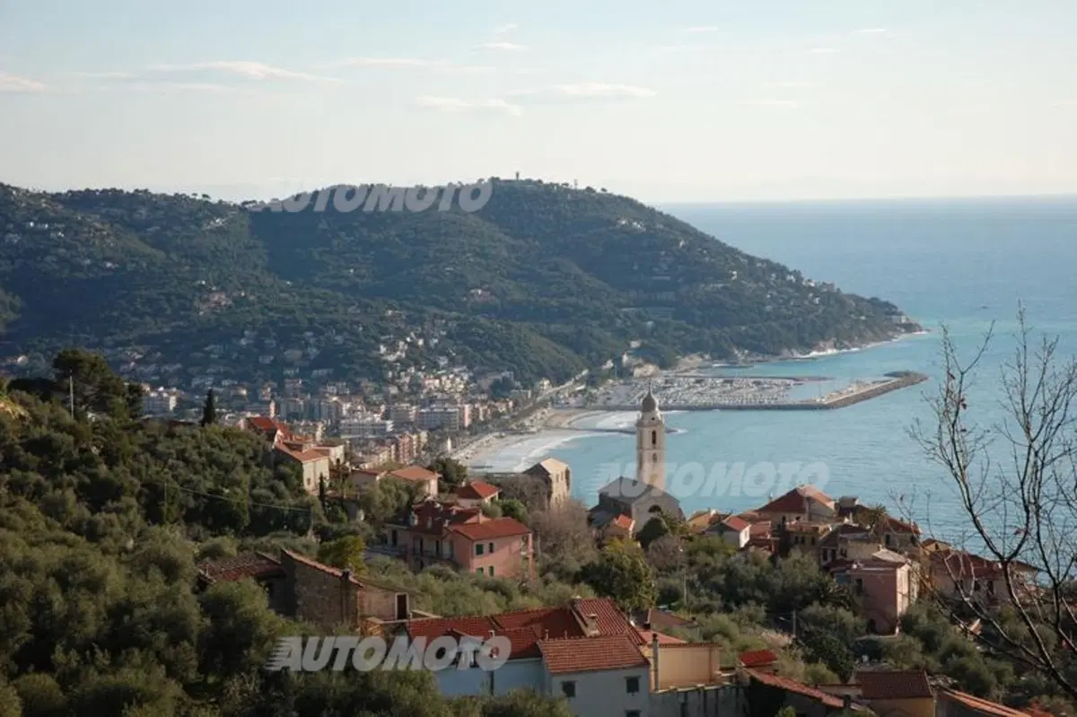 Niente strisce blu ed autovelox? Possibile se il sindaco si chiama Franco Floris (5)