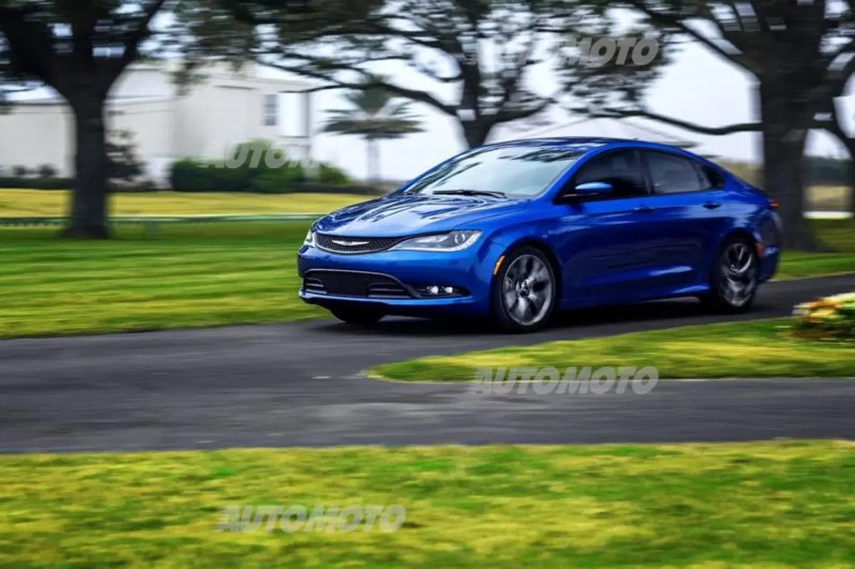 Nuova Chrysler 200: immagini e dettagli ufficiali (3)