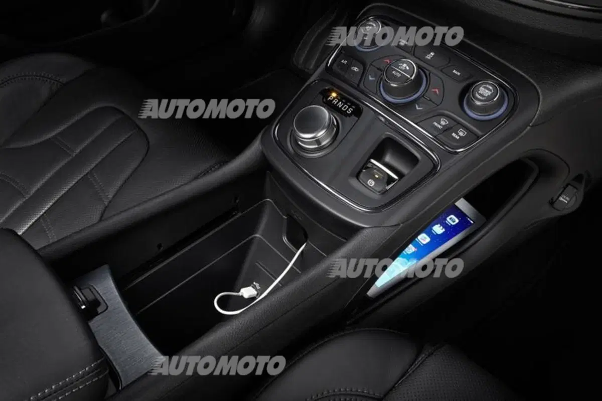 Nuova Chrysler 200: immagini e dettagli ufficiali (22)