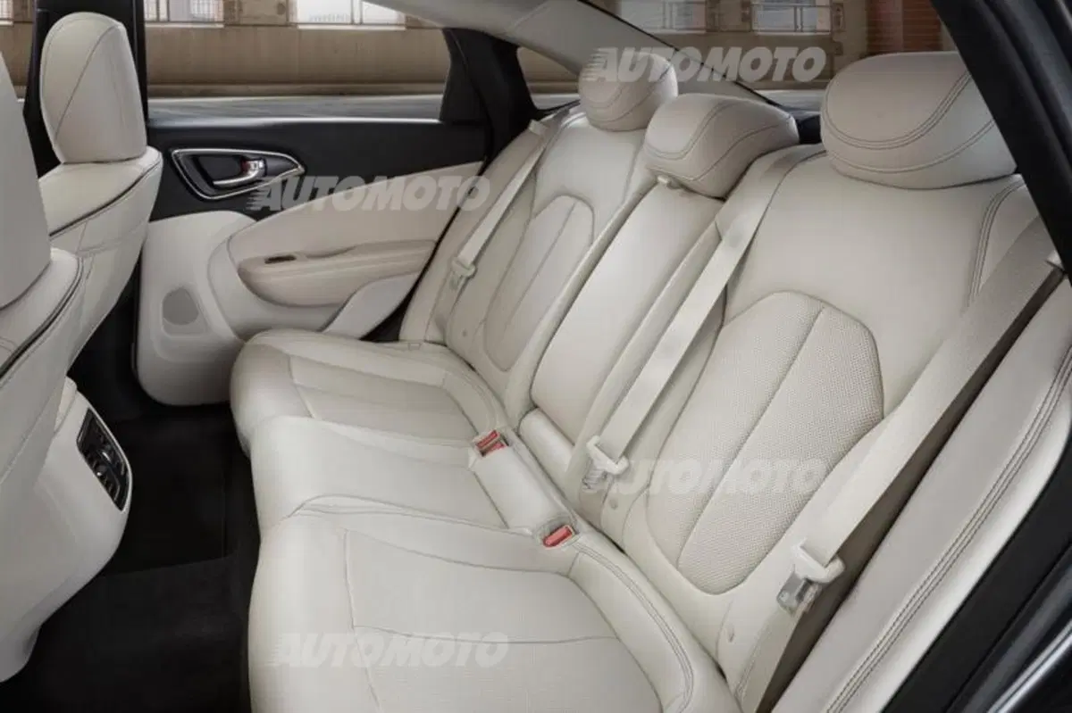 Nuova Chrysler 200: immagini e dettagli ufficiali (26)