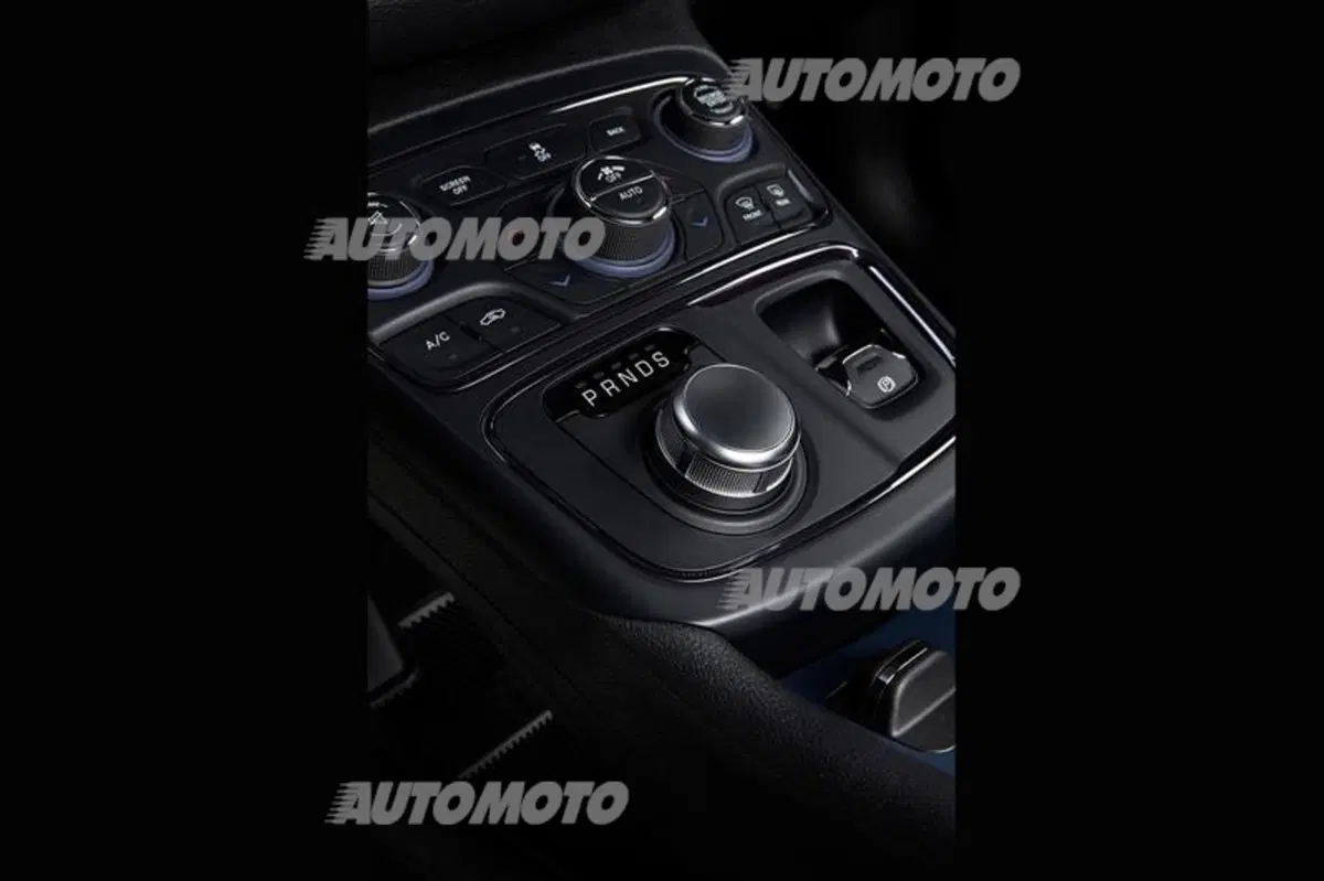 Nuova Chrysler 200: immagini e dettagli ufficiali (29)
