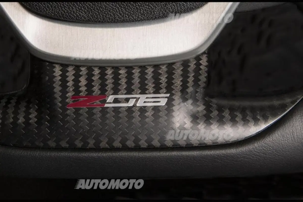 Nuova Corvette Z06: immagini e dati ufficiali (15)