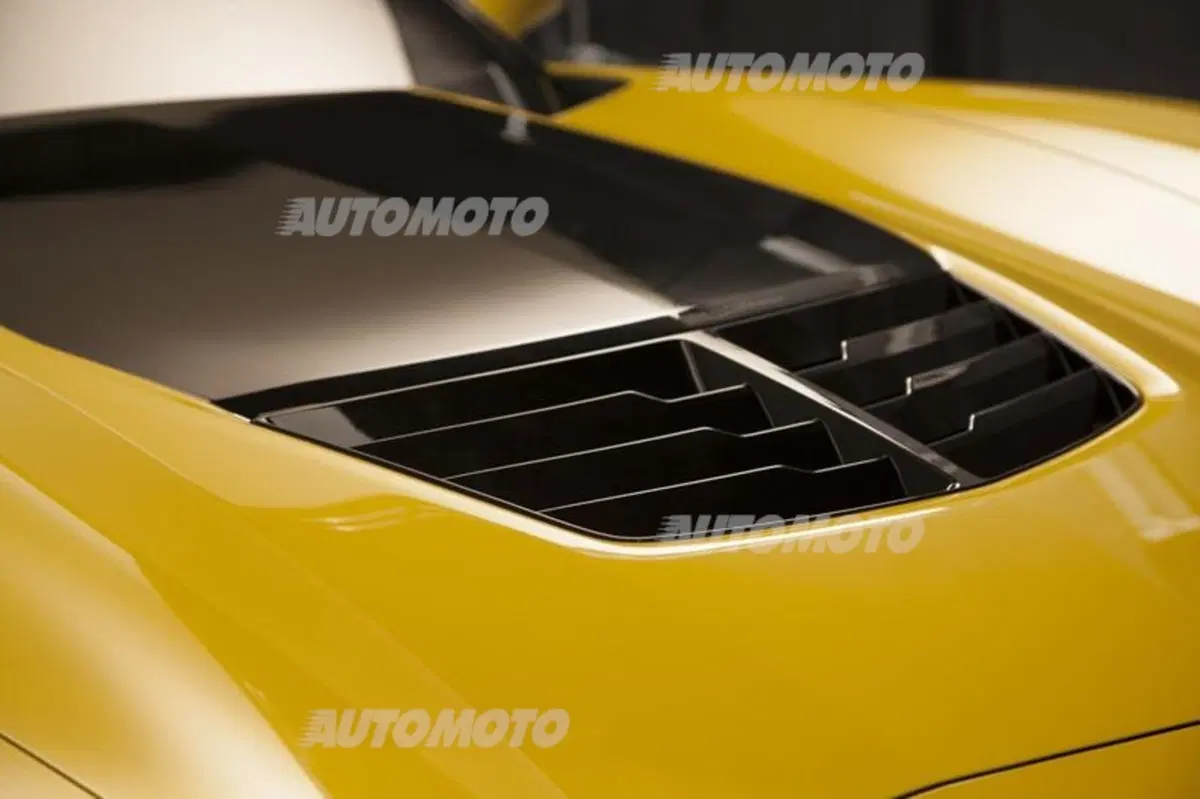 Nuova Corvette Z06: immagini e dati ufficiali (19)