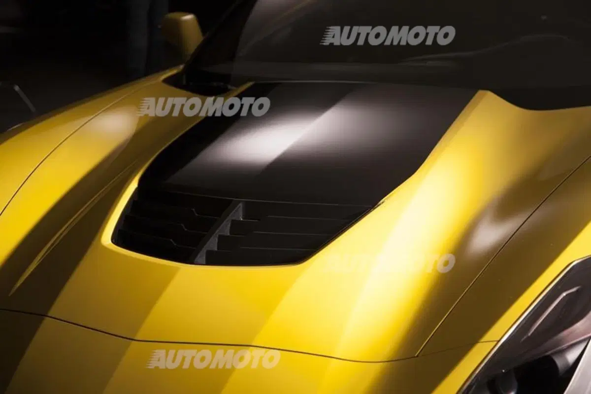 Nuova Corvette Z06: immagini e dati ufficiali (21)