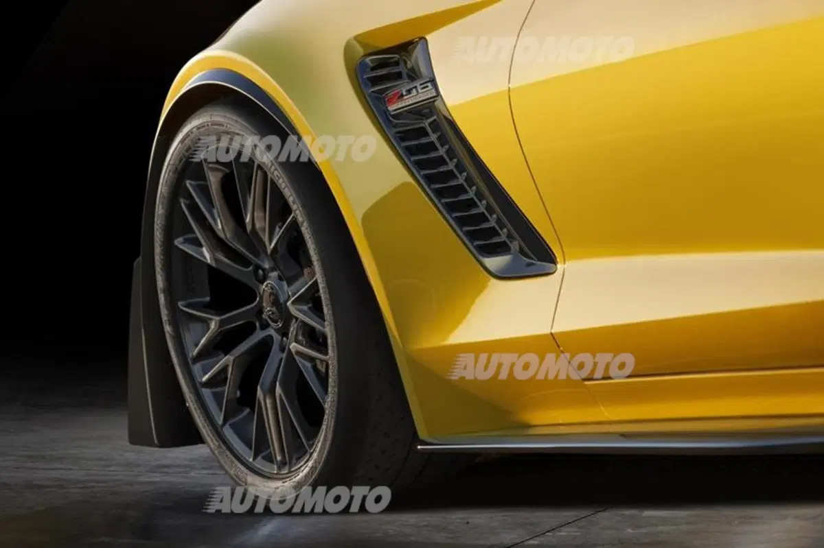 Nuova Corvette Z06: immagini e dati ufficiali (25)